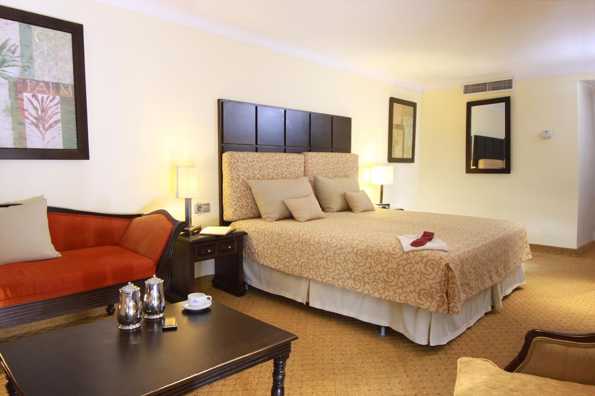 Dominican Fiesta Hotel Santo Domingo Szoba fotó A room at the hotel
