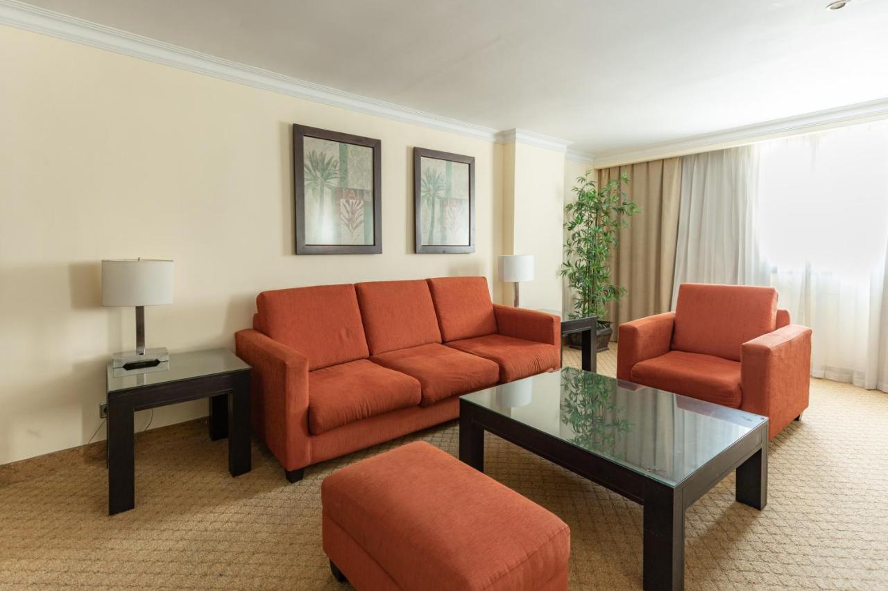 Dominican Fiesta Hotel Santo Domingo Kültér fotó A living room