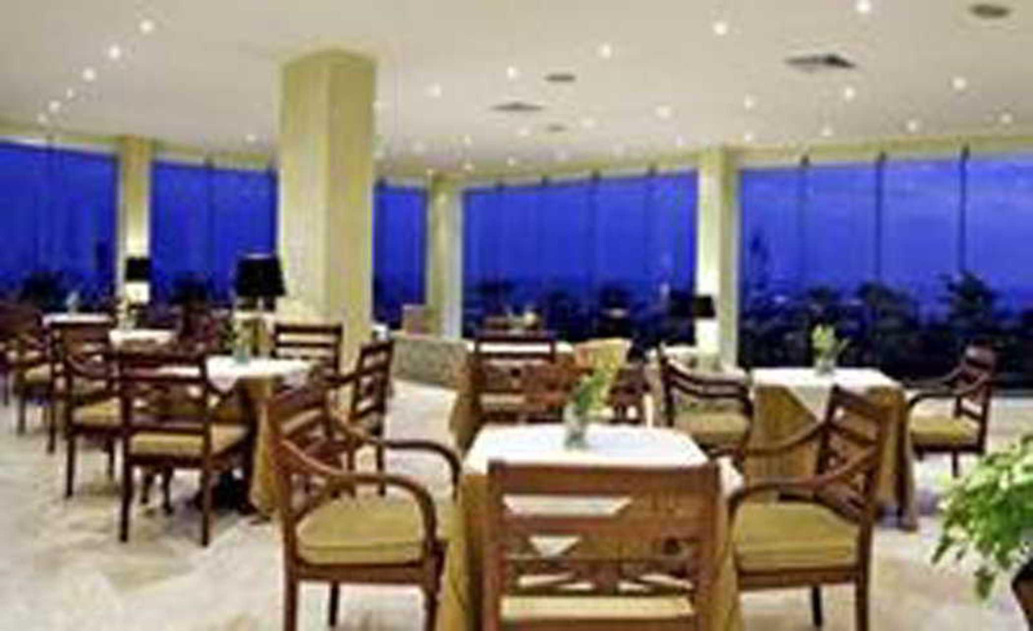 Dominican Fiesta Hotel Santo Domingo Kültér fotó The restaurant