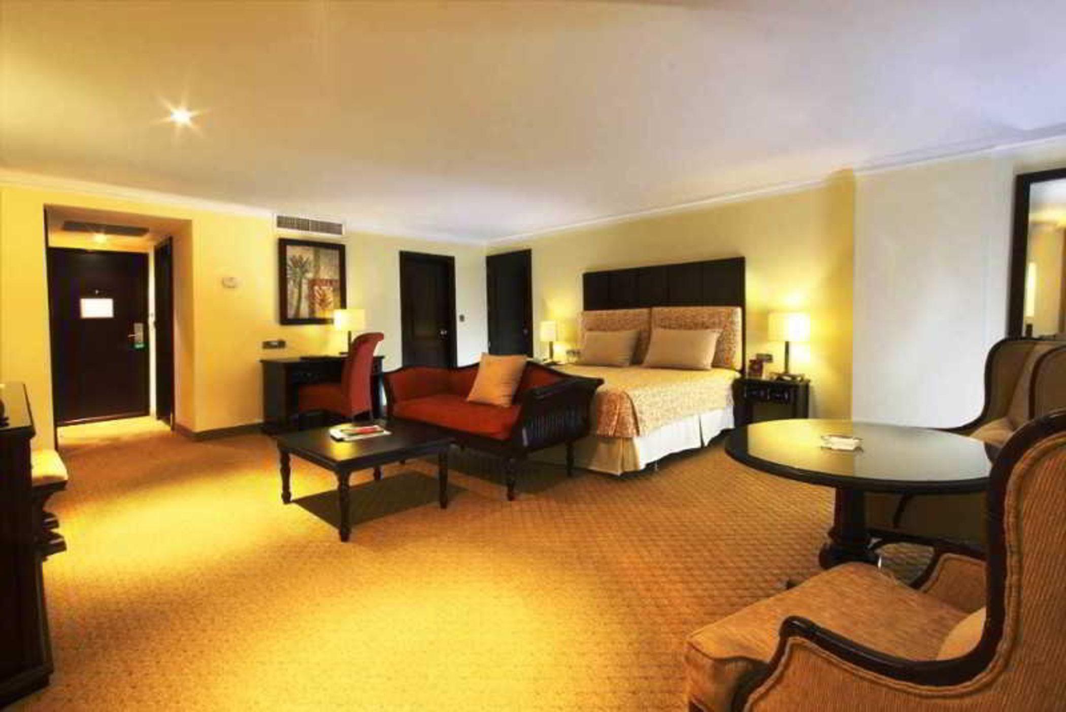 Dominican Fiesta Hotel Santo Domingo Kültér fotó A suite at the hotel