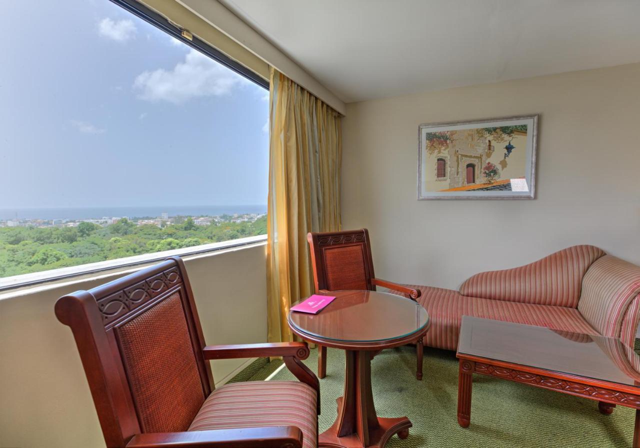 Dominican Fiesta Hotel Santo Domingo Kültér fotó A room at the hotel