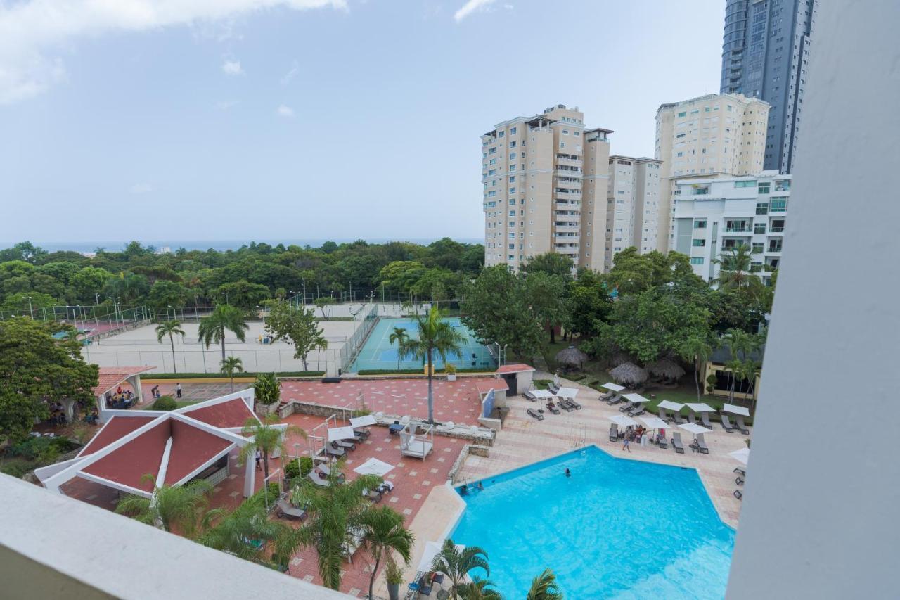 Dominican Fiesta Hotel Santo Domingo Kültér fotó Swimming pool