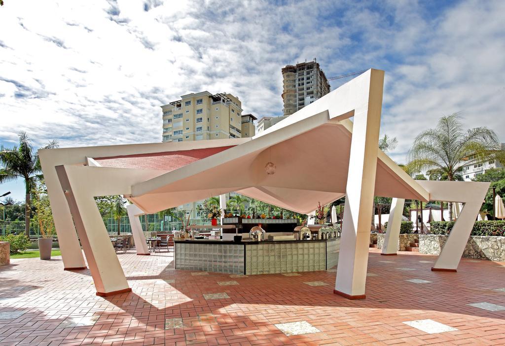 Dominican Fiesta Hotel Santo Domingo Kültér fotó The "Casa de la Cultura"